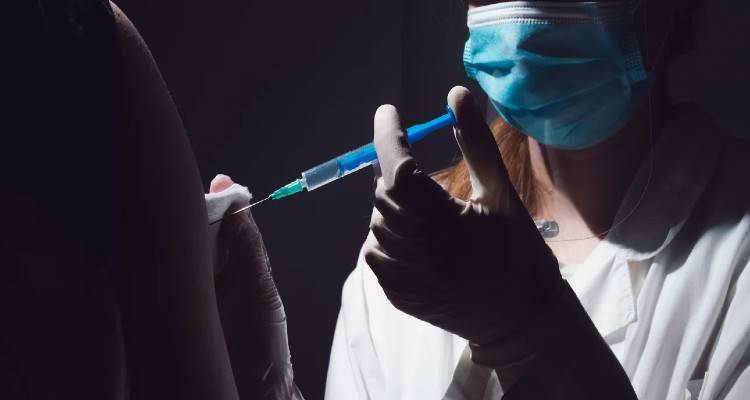 &Sigma;&tau;&alpha; &sigma;&kappa;&alpha;&rho;&iota;ά &kappa;&alpha;&tau;&rsquo; &omicron;ί&kappa;&omicron;&nu; &epsilon;&mu;&beta;&omicron;&lambda;&iota;&alpha;&sigma;&mu;&omicron;ί &kappa;&alpha;&iota; &beta;' &delta;ό&sigma;&eta; &sigma;&tau;&alpha; &epsilon;&xi;&omicron;&chi;&iota;&kappa;ά | &Pi;&omicron;&iota;&epsilon;&sigmaf; &eta;&lambda;&iota;&kappa;ί&epsilon;&sigmaf; &alpha;&phi;&omicron;&rho;ά