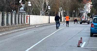 &Lambda;ή&mu;&nu;&omicron;&sigmaf;: &Alpha;&lambda;&lambda;&alpha;&gamma;ή &pi;&omicron;&lambda;&iota;&tau;&iota;&kappa;ή&sigmaf; &alpha;&pi;ό &tau;&omicron;&nu; &Delta;ή&mu;&omicron; &Lambda;ή&mu;&nu;&omicron;&upsilon; | &Pi;&alpha;&rho;&epsilon;&lambda;&theta;ό&nu; &tau;&alpha; &kappa;&omicron;&lambda;&omega;&nu;ά&kappa;&iota;&alpha; &sigma;&tau;&eta;&nu; &Mu;&eta;&tau;&rho;&omicron;&pi;ό&lambda;&epsilon;&omega;&sigmaf; (photos)