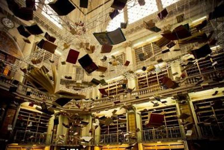 ιπτάμενα βιβλία