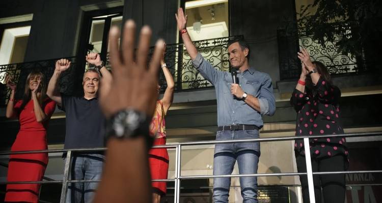 Εκλογές στην Ισπανία: Νικητής ο κεντροδεξιός Φεϊχό, αλλά ο Σάντσεθ πιθανότερο να σχηματίσει κυβέρνηση
