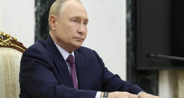 Ο Πούτιν ισχυρίζεται πως οι ΗΠΑ πυροδοτούν εντάσεις στην Ασία, οι οποίες απειλούν Κίνα και Ρωσία