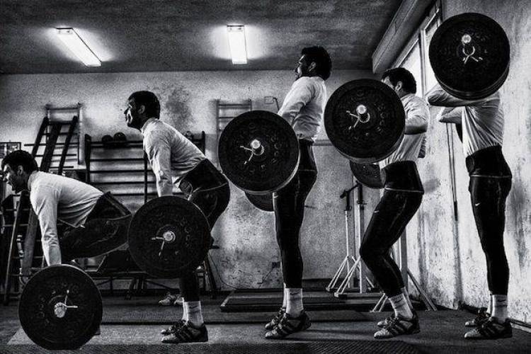 &Omicron;&iota; &alpha;&theta;ώ&omicron;&iota; &tau;&eta;&sigmaf; ά&rho;&sigma;&eta;&sigmaf; &beta;&alpha;&rho;ώ&nu;