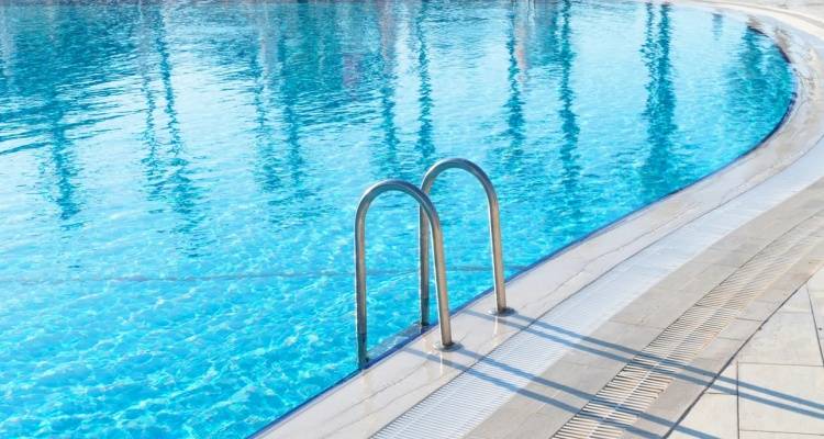 Τραγωδία στη Ρόδο: Πνίγηκε 3χρονη σε πισίνα καταστήματος | Συνελήφθη ο ιδιοκτήτης του, δεν υπήρχε ναυαγοσώστης