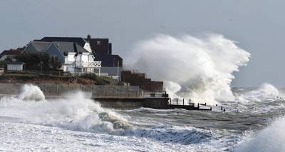 Βρετανία: Καταιγίδα Κιάραν – Αποφυγή μετακινήσεων