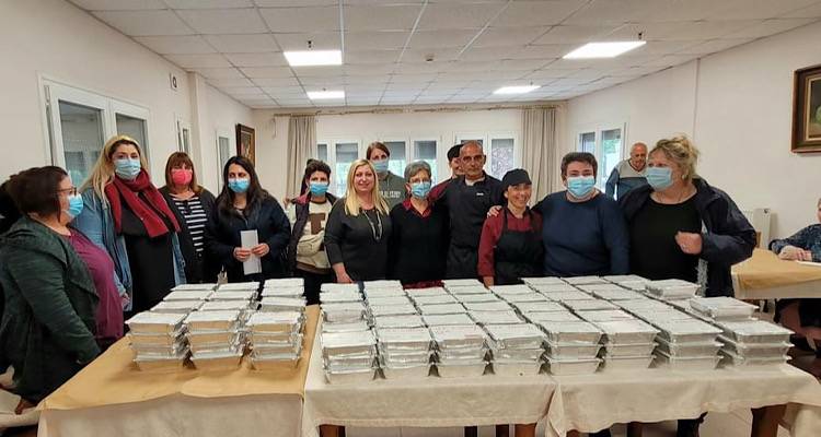 242 &gamma;&epsilon;ύ&mu;&alpha;&tau;&alpha; &alpha;&gamma;ά&pi;&eta;&sigmaf; &kappa;&alpha;&iota; &pi;&rho;&omicron;&sigma;&phi;&omicron;&rho;ά&sigmaf; &alpha;&pi;ό &tau;&eta;&nu; &Sigma;.&Alpha;.&Epsilon;.&Kappa; &Lambda;ή&mu;&nu;&omicron;&upsilon; (photos)
