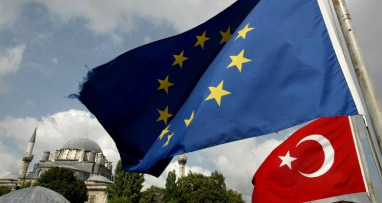 &Tau;&omicron;&upsilon;&rho;&kappa;ί&alpha;: &Omicron;&iota; &Upsilon;&Pi;&Epsilon;&Xi; &tau;&eta;&sigmaf; &Epsilon;&Epsilon; &sigma;&upsilon;&zeta;&eta;&tau;&omicron;ύ&nu; &sigma;ή&mu;&epsilon;&rho;&alpha; &gamma;&iota;&alpha; &tau;&omicron; &epsilon;&nu;&delta;&epsilon;&chi;ό&mu;&epsilon;&nu;&omicron; &kappa;&upsilon;&rho;ώ&sigma;&epsilon;&omega;&nu;