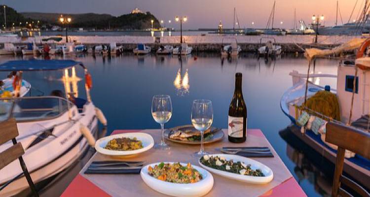 &Omicron; &laquo;&Delta;&iota;ό&nu;&upsilon;&sigma;&omicron;&sigmaf;&raquo; &sigma;&upsilon;&mu;&mu;&epsilon;&tau;έ&chi;&epsilon;&iota; &sigma;&tau;&eta;&nu; &pi;&alpha;&nu;&epsilon;&lambda;&lambda;&alpha;&delta;&iota;&kappa;ή &alpha;&pi;&epsilon;&rho;&gamma;ί&alpha; &tau;&eta;&sigmaf; &Pi;&alpha;&rho;&alpha;&sigma;&kappa;&epsilon;&upsilon;ή&sigmaf; &kappa;&alpha;&iota; &kappa;&alpha;&lambda;&epsilon;ί &sigma;&tau;&eta; &sigma;&upsilon;&gamma;&kappa;έ&nu;&tau;&rho;&omega;&sigma;&eta; &sigma;&tau;&omicron; &lambda;&iota;&mu;ά&nu;&iota; &tau;&eta;&sigmaf; &Mu;ύ&rho;&iota;&nu;&alpha;&sigmaf;