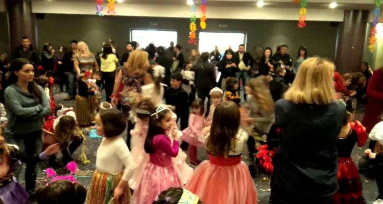 &Sigma;&tau;&omicron;&hellip; &chi;&omicron;&rho;ό &tau;&eta;&sigmaf; &alpha;&pi;&omicron;&kappa;&rho;&iota;ά&sigmaf; &tau;&omicron; 1&omicron; &Delta;&eta;&mu;&omicron;&tau;&iota;&kappa;ό &Sigma;&chi;&omicron;&lambda;&epsilon;ί&omicron; &Mu;ύ&rho;&iota;&nu;&alpha;&sigmaf;