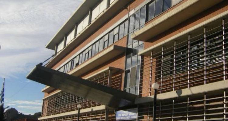 &Tau;&rho;&epsilon;&iota;&sigmaf; (3) &theta;έ&sigma;&epsilon;&iota;&sigmaf; &iota;&alpha;&tau;&rho;ώ&nu; &Delta;&iota;&epsilon;&upsilon;&theta;&upsilon;&nu;&tau;ώ&nu; &pi;&rho;&omicron;&kappa;&eta;&rho;ύ&sigma;&sigma;&epsilon;&iota; &tau;&omicron; &Upsilon;&pi;&omicron;&upsilon;&rho;&gamma;&epsilon;ί&omicron; &Upsilon;&gamma;&epsilon;ί&alpha;&sigmaf; &gamma;&iota;&alpha; &tau;&omicron; &Nu;&omicron;&sigma;&omicron;&kappa;&omicron;&mu;&epsilon;ί&omicron; &Lambda;ή&mu;&nu;&omicron;&upsilon;