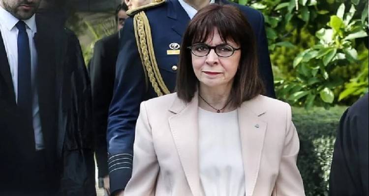 &Tau;&omicron;&upsilon;&rho;&kappa;&iota;&kappa;ό &pi;&alpha;&rho;&alpha;&lambda;ή&rho;&eta;&mu;&alpha;: &laquo;&Eta; &Sigma;&alpha;&kappa;&epsilon;&lambda;&lambda;&alpha;&rho;&omicron;&pi;&omicron;ύ&lambda;&omicron;&upsilon; &epsilon;&pi;&iota;&delta;&epsilon;&iota;&kappa;&nu;ύ&epsilon;&iota; &kappa;&upsilon;&rho;&iota;&alpha;&rho;&chi;ί&alpha; &sigma;&epsilon; &tau;&omicron;&upsilon;&rho;&kappa;&iota;&kappa;ά &nu;&eta;&sigma;&iota;ά &pi;&omicron;&upsilon; &beta;&rho;ί&sigma;&kappa;&omicron;&nu;&tau;&alpha;&iota; &upsilon;&pi;ό &epsilon;&lambda;&lambda;&eta;&nu;&iota;&kappa;ή &kappa;&alpha;&tau;&omicron;&chi;ή&raquo;