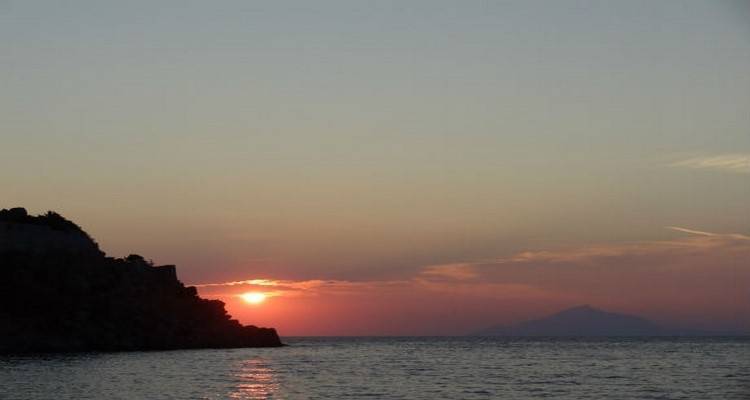 &Eta; &Lambda;ή&mu;&nu;&omicron;&sigmaf; &tau;&eta;&sigmaf; &Chi;&rho;ύ&sigma;&alpha;&sigmaf; &Zeta;&alpha;&rho;&kappa;&alpha;&lambda;ή (photos)