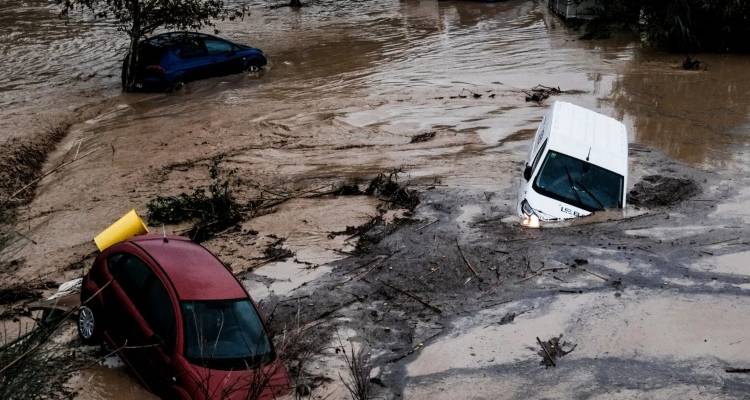 Εικόνες Αποκάλυψης στην Ισπανία μετά τις καταρρακτώδεις βροχές -13 νεκροί, ανάμεσά τους 4 παιδιά [βίντεο]