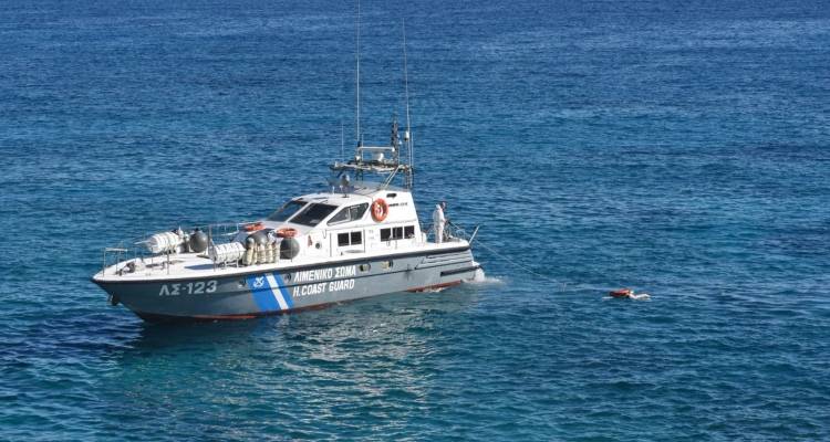 &Nu;&alpha;&upsilon;ά&gamma;&iota;&omicron; &mu;&epsilon; &mu;&epsilon;&tau;&alpha;&nu;ά&sigma;&tau;&epsilon;&sigmaf; &alpha;&nu;&omicron;&iota;&chi;&tau;ά &tau;&eta;&sigmaf; &Lambda;έ&sigma;&beta;&omicron;&upsilon; -4 &nu;&epsilon;&kappa;&rho;&omicron;ί, 18 &delta;&iota;&alpha;&sigma;&omega;&theta;έ&nu;&tau;&epsilon;&sigmaf;