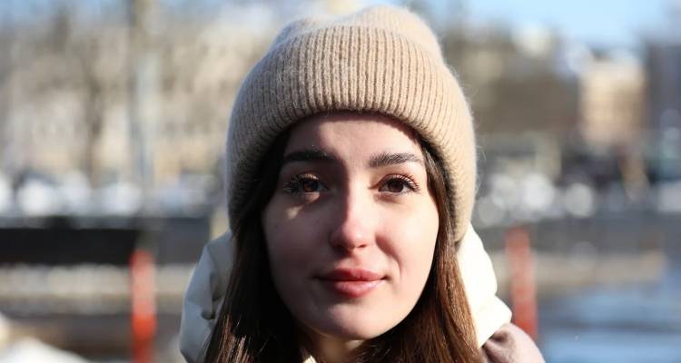 4 &chi;&rho;ό&nu;&iota;&alpha; &alpha;&pi;ό &tau;&eta;&nu; &epsilon;&iota;&sigma;&beta;&omicron;&lambda;ή &sigma;&tau;&eta;&nu; &Omicron;&upsilon;&kappa;&rho;&alpha;&nu;ί&alpha;, έ&phi;&eta;&beta;&eta; &pi;&epsilon;&rho;&iota;&gamma;&rho;ά&phi;&epsilon;&iota; &sigma;&tau;&omicron; iefimerida &lambda;&epsilon;&pi;&tau;ό &pi;&rho;&omicron;&sigmaf; &lambda;&epsilon;&pi;&tau;ό &pi;ώ&sigmaf; &beta;ί&omega;&sigma;&epsilon; &tau;&eta; &phi;&rho;ί&kappa;&eta; &tau;&omicron;&upsilon; &pi;&omicron;&lambda;έ&mu;&omicron;&upsilon;