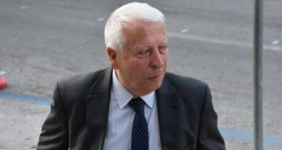 &Mu;&omicron;&upsilon;&tau;&zeta;&omicron;ύ&rho;&eta;&sigmaf;: &laquo;&Alpha;&pi;&omicron;&rho;&rho;ί&pi;&tau;&omicron;&upsilon;&mu;&epsilon; &kappa;ά&theta;&epsilon; &sigma;&kappa;έ&psi;&eta; &delta;&eta;&mu;&iota;&omicron;&upsilon;&rho;&gamma;ί&alpha;&sigmaf; &delta;&omicron;&mu;ή&sigmaf; &mu;&epsilon;&tau;&alpha;&nu;&alpha;&sigma;&tau;ώ&nu; &sigma;&tau;&eta; &Lambda;ή&mu;&nu;&omicron;&raquo;