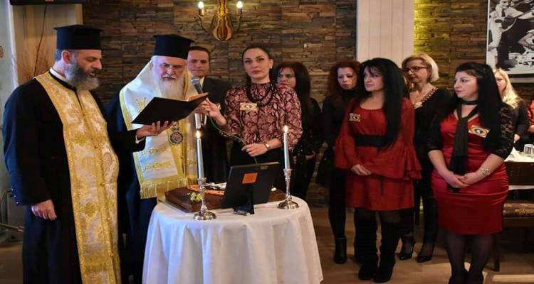 &Omicron; &Chi;&Omicron;&Lambda; &laquo;Ή&phi;&alpha;&iota;&sigma;&tau;&omicron;&sigmaf;&raquo; &kappa;ό&beta;&epsilon;&iota; &tau;&eta;&nu; &pi;ί&tau;&alpha; &tau;&omicron;&upsilon;