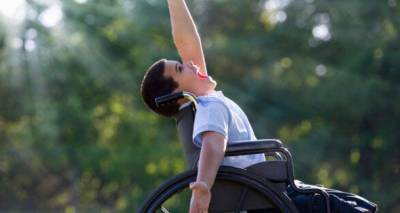 &Theta;. &Lambda;&omicron;ύ&kappa;&alpha;&sigmaf;: &laquo;&Tau;&omicron; &pi;&omicron;&iota;&omicron;&sigmaf; &epsilon;ί&nu;&alpha;&iota; &Alpha;&Mu;&Epsilon;&Alpha; &tau;&omicron; &alpha;&pi;&omicron;&phi;&alpha;&sigma;ί&zeta;&epsilon;&iota; &eta; ί&delta;&iota;&alpha; &eta; &kappa;&omicron;&iota;&nu;&omega;&nu;ί&alpha; &pi;&omicron;&upsilon; &zeta;&omicron;ύ&mu;&epsilon;!!!&raquo;