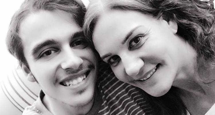 &Epsilon;ί&mu;&alpha;&iota; &eta; &mu;&eta;&tau;έ&rho;&alpha; &tau;&omicron;&upsilon; &Gamma;&iota;ά&nu;&nu;&eta; &kappa;&alpha;&iota; &theta;έ&lambda;&omega; &nu;&alpha; &delta;&epsilon;&iota;&sigmaf; &pi;ώ&sigmaf; &epsilon;ί&nu;&alpha;&iota; &eta; &zeta;&omega;ή &mu;&omicron;&upsilon; &mu;&epsilon; έ&nu;&alpha; &alpha;&upsilon;&tau;&iota;&sigma;&tau;&iota;&kappa;ό &pi;&alpha;&iota;&delta;ί