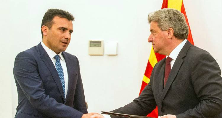 &Pi;&lambda;&eta;&sigma;&iota;ά&zeta;&epsilon;&iota; &eta; ώ&rho;&alpha; &tau;&omicron;&upsilon; &delta;&eta;&mu;&omicron;&psi;&eta;&phi;ί&sigma;&mu;&alpha;&tau;&omicron;&sigmaf; &sigma;&tau;&alpha; &Sigma;&kappa;ό&pi;&iota;&alpha;: Ό&lambda;&alpha; &theta;&alpha; &kappa;&rho;&iota;&theta;&omicron;ύ&nu; &alpha;&pi;ό &tau;&eta; &sigma;&upsilon;&mu;&mu;&epsilon;&tau;&omicron;&chi;ή