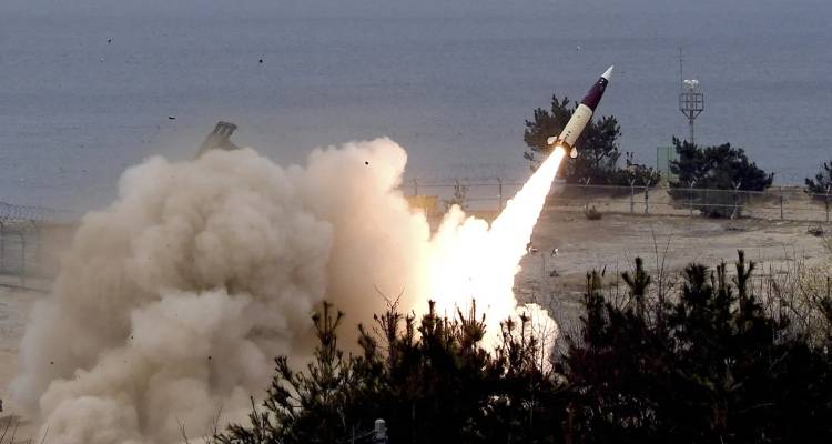 Το στρατόπεδο Τραμπ αντιδρά με την απόφαση Μπάιντεν για την Ουκρανία -Απειλεί με κλιμάκωση η Ρωσία