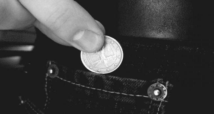 &Omicron;  &Pi;&alpha;&tau;&rho;&iota;&omega;&tau;&iota;&sigma;&mu;ό&sigmaf; &gamma;&epsilon;&mu;ί&zeta;&epsilon;&iota;  &tau;&sigma;έ&pi;&epsilon;&sigmaf;