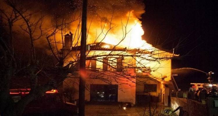 &Eta; &omicron;&iota;&kappa;&omicron;&gamma;έ&nu;&epsilon;&iota;&alpha; &Sigma;&tau;&alpha;&mu;ά&tau;&eta; &epsilon;&upsilon;&chi;&alpha;&rho;&iota;&sigma;&tau;&epsilon;ί &tau;&omicron;&upsilon;&sigmaf; &kappa;&alpha;&tau;&omicron;ί&kappa;&omicron;&upsilon;&sigmaf; &tau;&eta;&sigmaf; &Lambda;ή&mu;&nu;&omicron;&upsilon; (photos)