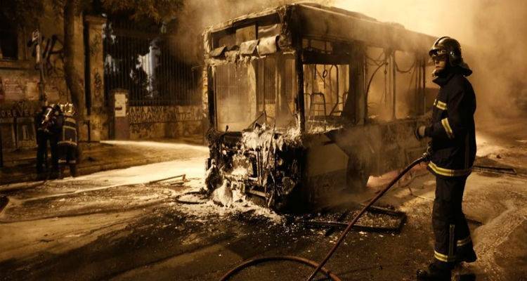 E&pi;&epsilon;&iota;&sigma;ό&delta;&iota;&alpha; &sigma;&tau;&alpha; &Epsilon;&xi;ά&rho;&chi;&epsilon;&iota;&alpha; &mu;&epsilon;&tau;ά &tau;&omicron; &tau;έ&lambda;&omicron;&sigmaf; &pi;&omicron;&rho;&epsilon;ί&alpha;&sigmaf;