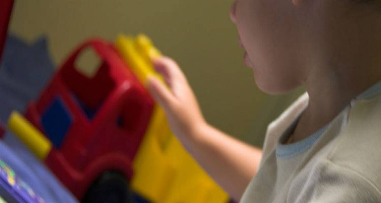 &Sigma;&tau;&eta; &Lambda;ή&mu;&nu;&omicron; &omicron; &Delta;&iota;&epsilon;&upsilon;&theta;&upsilon;&nu;&tau;ή&sigmaf; &Pi;&alpha;&iota;&delta;&omicron;&psi;&upsilon;&chi;ί&alpha;&tau;&rho;&omicron;&sigmaf; &tau;&omicron;&upsilon; &laquo;&Sigma;&omega;&tau;&eta;&rho;ί&alpha;&raquo; &Gamma;&iota;ώ&rho;&gamma;&omicron;&sigmaf; &Phi;&rho;έ&rho;&eta;&sigmaf;