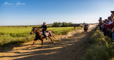 &Epsilon;&nu;&tau;ά&sigma;&epsilon;&iota;&sigmaf; &alpha;&mu;&alpha;ύ&rho;&omega;&sigma;&alpha;&nu; &tau;&iota;&sigmaf; &iota;&pi;&pi;&omicron;&delta;&rho;&omicron;&mu;ί&epsilon;&sigmaf; &tau;&eta;&sigmaf; &Kappa;&alpha;&lambda;&lambda;&iota;ό&pi;&eta;&sigmaf; (video + photos)