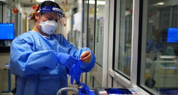 &Alpha;&gamma;&gamma;&lambda;ί&alpha; &ndash; Covid : &Tau;&eta; &delta;&eta;&mu;&iota;&omicron;&upsilon;&rho;&gamma;ί&alpha; &omicron;&kappa;&tau;ώ &epsilon;&pi;&iota;&pi;&lambda;έ&omicron;&nu; &nu;&omicron;&sigma;&omicron;&kappa;&omicron;&mu;&epsilon;&iota;&alpha;&kappa;ώ&nu; &mu;&omicron;&nu;ά&delta;&omega;&nu; &gamma;&iota;&alpha; &alpha;&sigma;&theta;&epsilon;&nu;&epsilon;ί&sigmaf; Covid, &alpha;&nu;&alpha;&kappa;&omicron;ί&nu;&omega;&sigma;&epsilon; &tau;&omicron; NHS