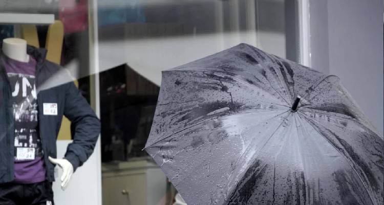 &Kappa;&alpha;&iota;&rho;ό&sigmaf;: &laquo;&Phi;&theta;&iota;&nu;ό&pi;&omega;&rho;&omicron;&raquo; &alpha;&pi;ό &beta;&delta;&omicron;&mu;ά&delta;&alpha; | Έ&rho;&chi;&omicron;&nu;&tau;&alpha;&iota; &beta;&rho;&omicron;&chi;έ&sigmaf;, &kappa;&alpha;&tau;&alpha;&iota;&gamma;ί&delta;&epsilon;&sigmaf; &kappa;&alpha;&iota; &chi;&alpha;&lambda;&alpha;&zeta;&omicron;&pi;&tau;ώ&sigma;&epsilon;&iota;&sigmaf;