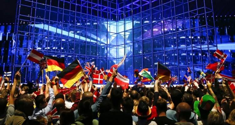 Eurovision: Γκρίνια της Κομισιόν για το «μπλόκο» στη σημαία της ΕΕ -«Κάντε την το πιο ηχηρό σύμβολο»