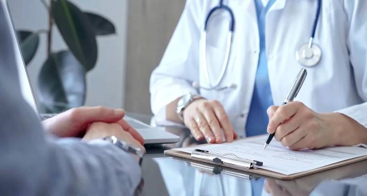 &Mu;&upsilon;&tau;&iota;&lambda;ή&nu;&eta;: &Alpha;&pi;&omicron;&zeta;&eta;&mu;ί&omega;&sigma;&eta; &sigma;&epsilon; &gamma;&iota;&alpha;&tau;&rho;ό &gamma;&iota;&alpha; ά&delta;&epsilon;&iota;&alpha; &pi;&omicron;&upsilon; &delta;&epsilon;&nu; &pi;ή&rho;&epsilon; &pi;&rho;&iota;&nu; &alpha;&pi;ό &tau;&eta; &sigma;&upsilon;&nu;&tau;&alpha;&xi;&iota;&omicron;&delta;ό&tau;&eta;&sigma;&eta; -&Tau;&omicron; &sigma;&kappa;&epsilon;&pi;&tau;&iota;&kappa;ό &tau;&eta;&sigmaf; &alpha;&pi;ό&phi;&alpha;&sigma;&eta;&sigmaf;