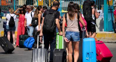 &Sigma;ύ&sigma;&kappa;&epsilon;&psi;&eta; &sigma;&tau;&omicron; &Mu;&alpha;&xi;ί&mu;&omicron;&upsilon;: &Eta; &kappa;&upsilon;&beta;έ&rho;&nu;&eta;&sigma;&eta; &pi;&alpha;ί&rho;&nu;&epsilon;&iota; &mu;έ&tau;&rho;&alpha; &gamma;&iota;&alpha; &tau;&iota;&sigmaf; &tau;&iota;&mu;έ&sigmaf;-&phi;&omega;&tau;&iota;ά &sigma;&tau;&alpha; &alpha;&kappa;&tau;&omicron;&pi;&lambda;&omicron;ϊ&kappa;ά &epsilon;&iota;&sigma;&iota;&tau;ή&rho;&iota;&alpha;
