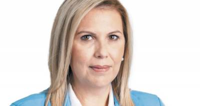 &Epsilon;&lambda;&epsilon;&omicron;&nu;ώ&rho;&alpha; &Gamma;&epsilon;ώ&rho;&gamma;&alpha;, &delta;ή&mu;&alpha;&rho;&chi;&omicron;&sigmaf; &Lambda;ή&mu;&nu;&omicron;&upsilon;: &laquo;&Omicron; &pi;&rho;&omega;&tau;&omicron;&gamma;&epsilon;&nu;ή&sigmaf; &tau;&omicron;&mu;έ&alpha;&sigmaf; &alpha;&pi;&omicron;&tau;&epsilon;&lambda;&epsilon;ί &beta;&alpha;&sigma;&iota;&kappa;ό &pi;&upsilon;&lambda;ώ&nu;&alpha; &tau;&eta;&sigmaf; &omicron;&iota;&kappa;&omicron;&nu;&omicron;&mu;ί&alpha;&sigmaf; &tau;&eta;&sigmaf; &Lambda;ή&mu;&nu;&omicron;&upsilon;&raquo;