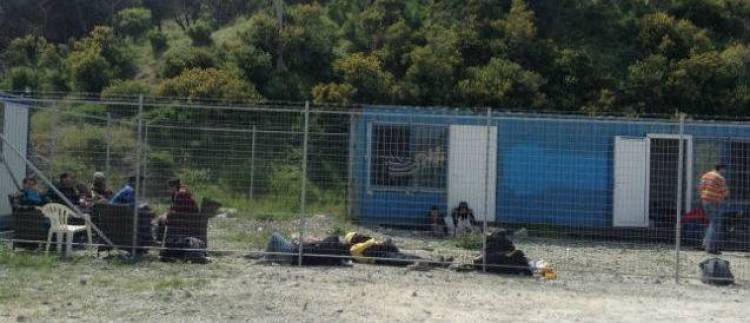 &Alpha;&pi;&omicron;&mu;&alpha;&kappa;&rho;ύ&nu;&theta;&eta;&kappa;&alpha;&nu; &omicron;&iota; 46 &pi;&alpha;&rho;ά&nu;&omicron;&mu;&omicron;&iota; &mu;&epsilon;&tau;&alpha;&nu;ά&sigma;&tau;&epsilon;&sigmaf; &alpha;&pi;ό &tau;&eta; &Lambda;ή&mu;&nu;&omicron;