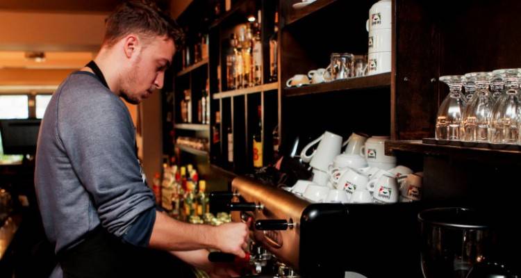 &Mu;έ&tau;&rho;&alpha; &gamma;&iota;&alpha; &tau;&omicron;&nu; &kappa;&omicron;&rho;&omega;&nu;&omicron;ϊό: &Epsilon;&pi;ί&delta;&omicron;&mu;&alpha; 534 &epsilon;&upsilon;&rho;ώ &gamma;&iota;&alpha; &tau;&omicron;&upsilon;&sigmaf; &epsilon;&rho;&gamma;&alpha;&zeta;&omicron;&mu;έ&nu;&omicron;&upsilon;&sigmaf; &sigma;&tau;&omicron;&nu; &tau;&omicron;&upsilon;&rho;&iota;&sigma;&mu;ό | &Tau;&iota; &iota;&sigma;&chi;ύ&epsilon;&iota; &mu;&epsilon; &tau;&omicron;&upsilon;&sigmaf; &epsilon;&pi;&omicron;&chi;&iota;&kappa;&omicron;ύ&sigmaf;