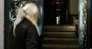Αυτός είναι ο ηγούμενος που ξεπουλούσε θρησκευτικά κειμήλια | Οδηγήθηκε στον εισαγγελέα, τον «ξήλωσε» η Μητρόπολη Καλαβρύτων
