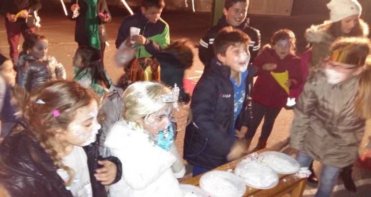 &Sigma;&epsilon; &rho;&upsilon;&theta;&mu;&omicron;ύ&sigmaf; &laquo;Frozen&raquo; &gamma;&iota;ό&rho;&tau;&alpha;&sigma;&epsilon; &tau;&alpha; &Chi;&rho;&iota;&sigma;&tau;&omicron;ύ&gamma;&epsilon;&nu;&nu;&alpha; &tau;&omicron; 4&omicron; &Nu;&eta;&pi;&iota;&alpha;&gamma;&omega;&gamma;&epsilon;ί&omicron; &Mu;ύ&rho;&iota;&nu;&alpha;&sigmaf; (photos)