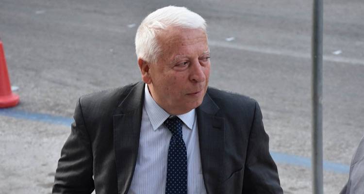 &Kappa;. &Mu;&omicron;&upsilon;&tau;&zeta;&omicron;ύ&rho;&eta;&sigmaf;: &Tau;&rho;&epsilon;&iota;&sigmaf; &gamma;&rho;&alpha;&mu;&mu;έ&sigmaf; &gamma;&iota;&alpha; &tau;&eta;&nu; &pi;&alpha;&rho;&alpha;ί&tau;&eta;&sigma;&eta; &Sigma;&tau;&epsilon;&phi;&alpha;&nu;ή