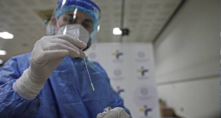 &Epsilon;&Omicron;&Delta;&Upsilon;: &Pi;&omicron;&iota;&epsilon;&sigmaf; &theta;&epsilon;&omega;&rho;&omicron;ύ&nu;&tau;&alpha;&iota; &sigma;&tau;&epsilon;&nu;έ&sigmaf; &epsilon;&pi;&alpha;&phi;έ&sigmaf; &epsilon;&pi;&iota;&beta;&epsilon;&beta;&alpha;&iota;&omega;&mu;έ&nu;&omicron;&upsilon; &kappa;&rho;&omicron;ύ&sigma;&mu;&alpha;&tau;&omicron;&sigmaf;