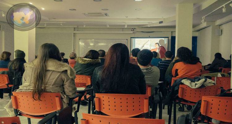 &Eta; &Phi;&omega;&tau;&omicron;&gamma;&rho;&alpha;&phi;&iota;&kappa;ή &Omicron;&mu;ά&delta;&alpha; &Lambda;ή&mu;&nu;&omicron;&upsilon; &epsilon;&upsilon;&chi;&alpha;&rho;&iota;&sigma;&tau;&epsilon;ί&hellip;