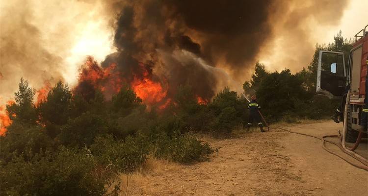 &Phi;&omega;&tau;&iota;ά &sigma;&tau;&eta; &Beta;&alpha;&rho;&upsilon;&mu;&pi;ό&mu;&pi;&eta;: &Omicron; &Delta;ή&mu;&omicron;&sigmaf; &zeta;&eta;&tau;ά &epsilon;&kappa;&kappa;έ&nu;&omega;&sigma;&eta; &tau;&omicron;&upsilon; &Kappa;&rho;&upsilon;&omicron;&nu;&epsilon;&rho;ί&omicron;&upsilon; - &Mu;ή&nu;&upsilon;&mu;&alpha; 112 &sigma;&tau;&eta; &Delta;&rho;&omicron;&sigma;&omicron;&pi;&eta;&gamma;ή - &laquo;&Epsilon;&kappa;&kappa;&epsilon;&nu;ώ&sigma;&tau;&epsilon; ά&mu;&epsilon;&sigma;&alpha; &pi;&rho;&omicron;&sigmaf; &Alpha;&theta;ή&nu;&alpha;&raquo;