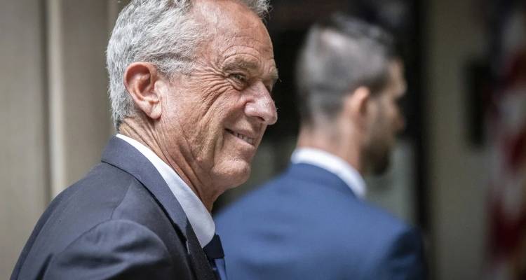 ΗΠΑ: Έτοιμος να αποσύρει την υποψηφιότητά του για την προεδρία ο Ρόμπερτ Φ. Κένεντι τζούνιορ -Θα στηρίξει Τραμπ