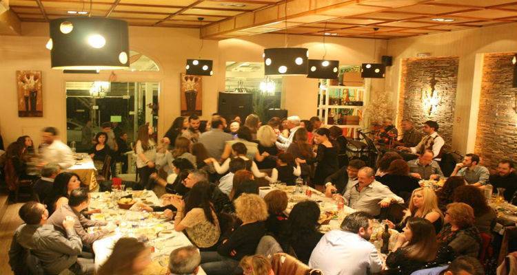 &Chi;&rho;&iota;&sigma;&tau;&omicron;ύ&gamma;&epsilon;&nu;&nu;&alpha; &laquo;&mu;&epsilon;&tau;ά &mu;&omicron;&upsilon;&sigma;&iota;&kappa;ή&sigmaf;&raquo; &alpha;&pi;ό &tau;&omicron; &Lambda;.&tau;.&Epsilon; &Lambda;ή&mu;&nu;&omicron;&upsilon;