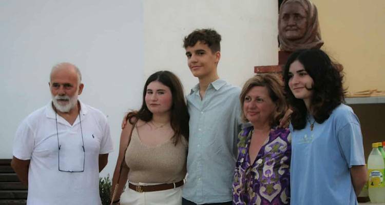 &Beta;&rho;ά&beta;&epsilon;&upsilon;&sigma;&eta; &alpha;&pi;ό &tau;&omicron;&nu; &ldquo;&Mu;.&Epsilon;.&Alpha;.&Sigma;. &Nu;έ&omicron;&iota; &Kappa;&alpha;&mu;&iota;&nu;ί&omega;&nu;&rdquo; &sigma;&tau;&omicron;&upsilon;&sigmaf; &mu;&alpha;&theta;&eta;&tau;έ&sigmaf; &tau;&omicron;&upsilon; &Gamma;&Epsilon;&Lambda; &Mu;&omicron;ύ&delta;&rho;&omicron;&upsilon; &gamma;&iota;&alpha; &tau;&eta; &delta;&iota;ά&kappa;&rho;&iota;&sigma;ή &tau;&omicron;&upsilon;&sigmaf; &sigma;&tau;&omicron; &delta;&iota;&alpha;&nu;&eta;&sigma;&iota;&omega;&tau;&iota;&kappa;ό &pi;&rho;&omega;&tau;ά&theta;&lambda;&eta;&mu;&alpha; &sigma;&kappa;&alpha;&kappa;&iota;&omicron;ύ