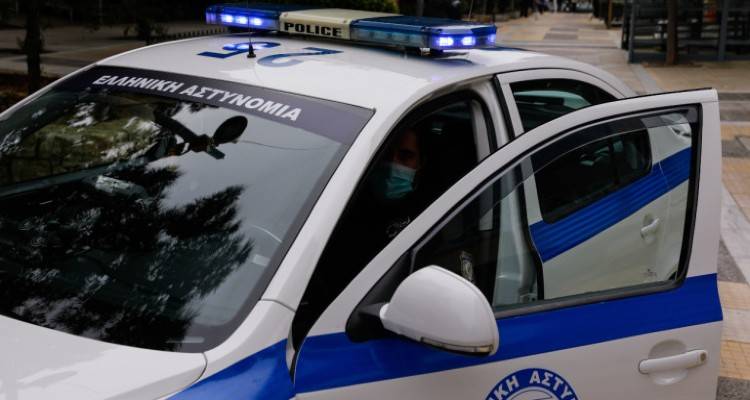 &Sigma;&upsilon;&mu;&mu;&omicron;&rho;ί&alpha; &pi;&alpha;&rho;ί&sigma;&tau;&alpha;&nu;&epsilon; &tau;&omicron;&upsilon;&sigmaf; &alpha;&sigma;&tau;&upsilon;&nu;&omicron;&mu;&iota;&kappa;&omicron;ύ&sigmaf; &kappa;&alpha;&iota; ά&rho;&pi;&alpha;&zeta;&epsilon; &chi;&rho;ή&mu;&alpha;&tau;&alpha; &alpha;&pi;ό &alpha;&nu;ύ&pi;&omicron;&pi;&tau;&omicron;&upsilon;&sigmaf; &pi;&omicron;&lambda;ί&tau;&epsilon;&sigmaf; | &Sigma;&upsilon;&nu;&epsilon;&lambda;ή&phi;&theta;&eta;&sigma;&alpha;&nu; &alpha;&pi;ό &tau;&eta;&nu; &Alpha;&sigma;&phi;ά&lambda;&epsilon;&iota;&alpha;