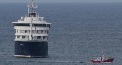 Έ&phi;&tau;&alpha;&sigma;&epsilon; &sigma;&tau;&eta;&nu; &Tau;&epsilon;&nu;&epsilon;&rho;ί&phi;&eta; &tau;&omicron; &kappa;&rho;&omicron;&upsilon;&alpha;&zeta;&iota;&epsilon;&rho;ό&pi;&lambda;&omicron;&iota;&omicron; &mu;&epsilon; &tau;&omicron;&nu; &chi;&alpha;&nu;&tau;&alpha;ϊό | &Sigma;&epsilon; &epsilon;&tau;&omicron;&iota;&mu;ό&tau;&eta;&tau;&alpha; &omicron;&iota; &Alpha;&rho;&chi;έ&sigmaf;, &sigma;&tau;ή&theta;&eta;&kappa;&epsilon; &laquo;ά&nu;&epsilon;&upsilon; &pi;&rho;&omicron;&eta;&gamma;&omicron;&upsilon;&mu;έ&nu;&omicron;&upsilon;&raquo; &epsilon;&pi;&iota;&chi;&epsilon;ί&rho;&eta;&sigma;&eta;