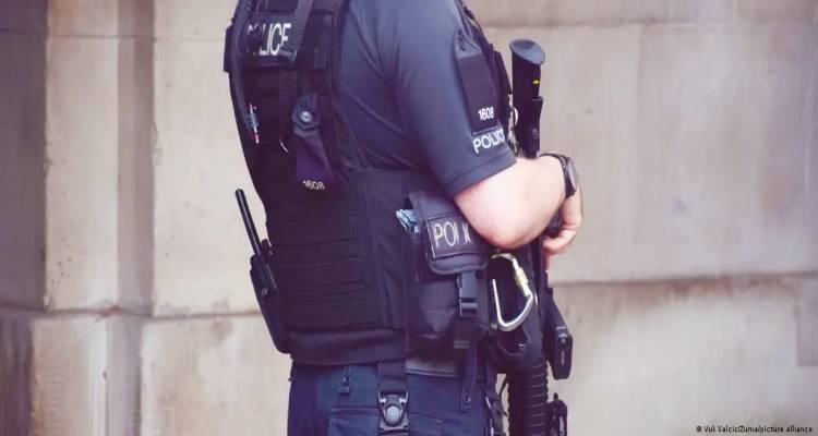 Βρετανία : Ο στρατός  δηλώνει έτοιμος να βοηθήσει στη διατήρηση της τάξης