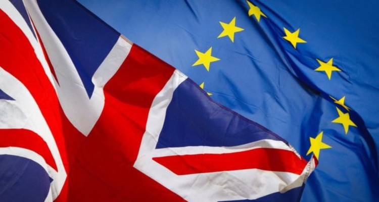 Brexit: "&Sigma;&tau;&eta;&nu; &kappa;ό&psi;&eta; &tau;&omicron;&upsilon; &xi;&upsilon;&rho;&alpha;&phi;&iota;&omicron;ύ" &omicron;&iota; &delta;&iota;&alpha;&pi;&rho;&alpha;&gamma;&mu;&alpha;&tau;&epsilon;ύ&sigma;&epsilon;&iota;&sigmaf; &Epsilon;&Epsilon; - &Beta;&rho;&epsilon;&tau;&alpha;&nu;ί&alpha;&sigmaf;